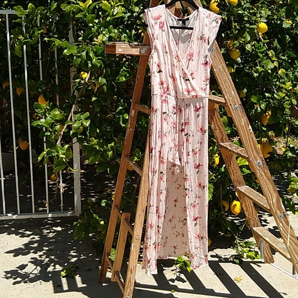 Forever 21 Hi-lo Romper Light Pink Floral/ Small - Picture 2 of 6